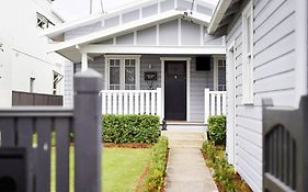 Margaret House ~ Circa 1930 Vacation Rental Coffs Harbour Australia